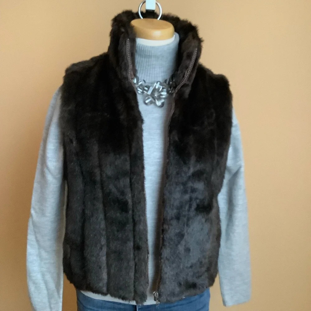 LE CHATEAU Faux Fur Mink Zip Vest Size S - Picture 3 of 15